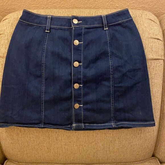 Celebrate Pink Mini Skirt - Picture 2 of 7